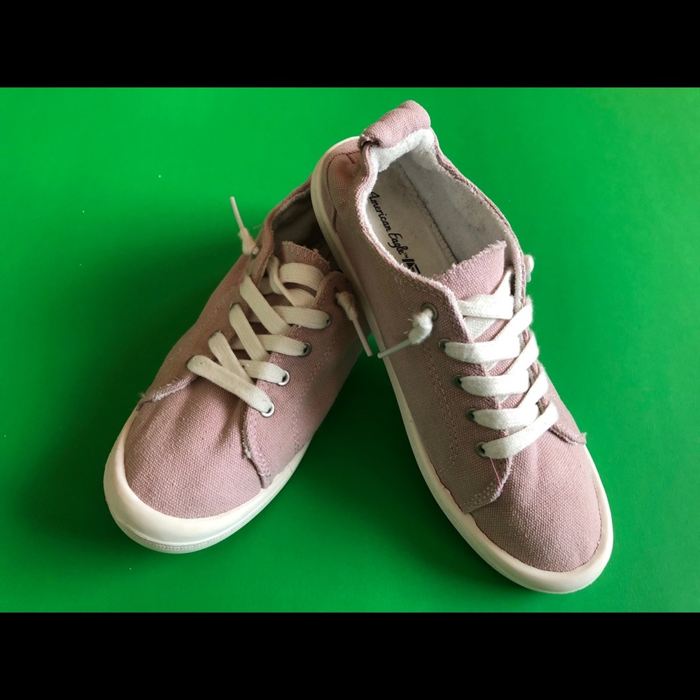 5/$25 American Eagle Skylar Pink Slip on Size 6.5